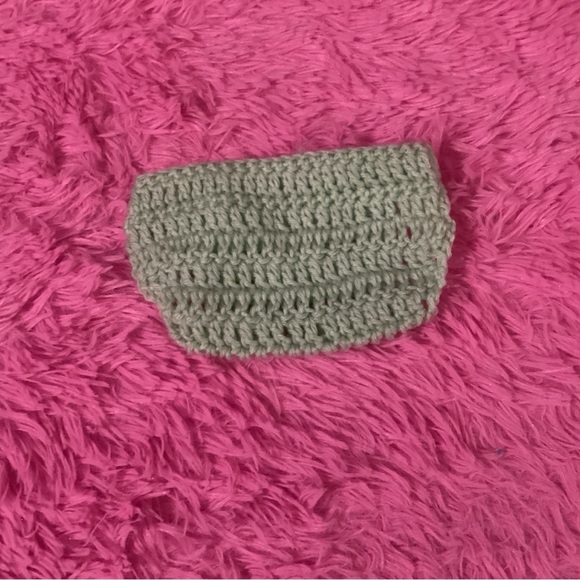 HANDCRAFTED & HAND CROCHETED GREEN DIAPER COVER WITH FLORAL WOODEN BUTTONS PR-NB - Picture 3 of 3